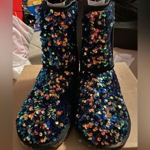 Used kids Classic II Stellar Sequin boots